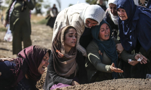 Επιχείρηση «Πηγή Ειρήνης» στη Συρία: Αίμα, θάνατος και στάχτες– Συγκλονιστικές εικόνες