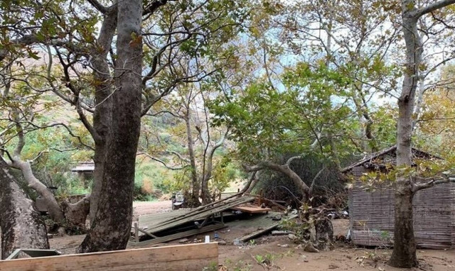 Μενεγάκη - Παντζόπουλος: Εικόνες καταστροφής στo ξενοδοχείο τους στην Άνδρο (Pics)