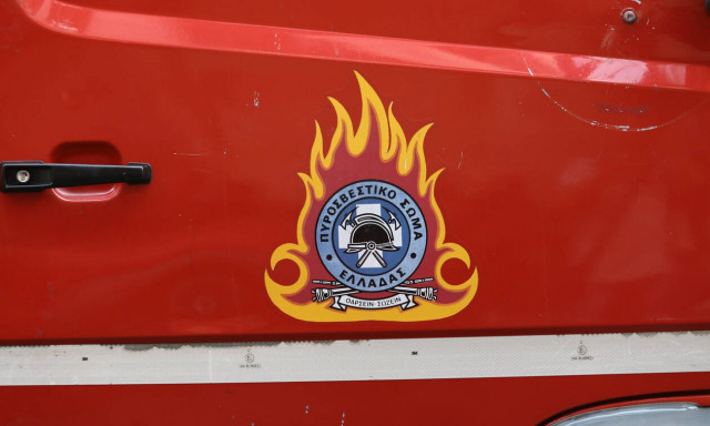 Φωτιά ΤΩΡΑ: Πυρκαγιά σε εταιρεία ανακύκλωσης μετάλλων στη Θεσσαλονίκη