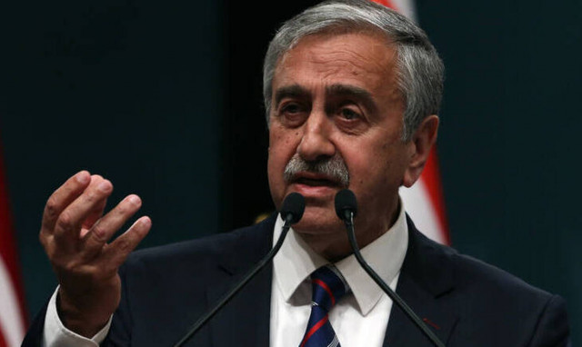 Οργή κατά του Ακιντζί για τις δηλώσεις του για τη Συρία - Θα συζητηθεί η παραίτησή του