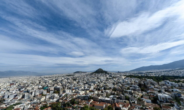 Καιρός για... παραλία! Ανεβαίνει και άλλο η θερμοκρασία - Ισχυροί άνεμοι στο Αιγαίο