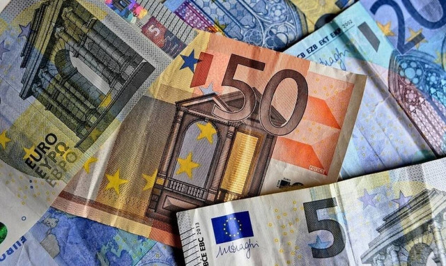 Αυξάνονται όλοι οι μισθοί και οι συντάξεις - Δείτε πόσο (ΠΑΡΑΔΕΙΓΜΑΤΑ)