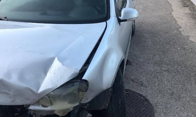 Αμφιλοχία: Σφοδρή σύγκρουση αυτοκίνητων στην παραλία