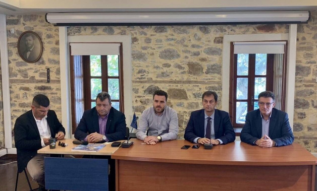 Επίσκεψη και συναντήσεις του υπουργού Τουρισμού Χάρη Θεοχάρη στη Σαμοθράκη