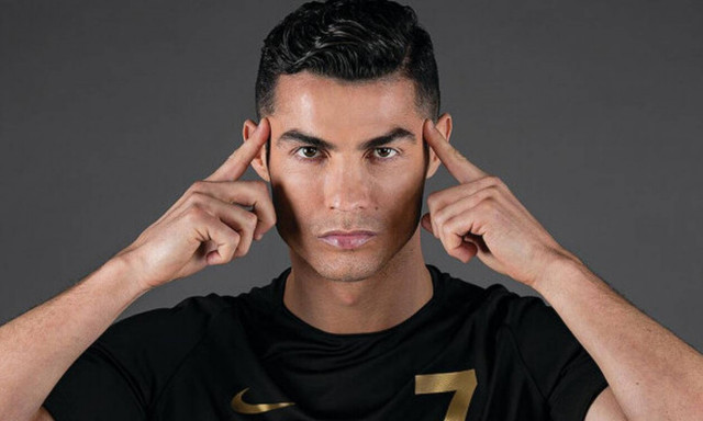 Κάθεστε; Διαβάστε πόσα εκατομμύρια έβγαλε o Κριστιάνο από το instagram τον τελευταίο χρόνο!