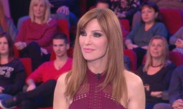 Βίκυ Χατζηβασιλείου: Θύμα τροχαίου η παρουσιάστρια - Η ανάρτηση στο Instagram (pics)