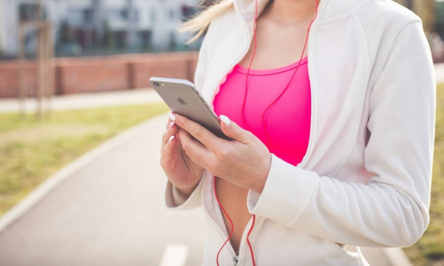 Έρχεται το νέο iPhone με κόστος κάτω των 400 ευρώ (photos)