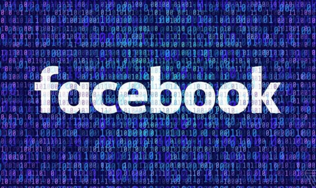 «Έπεσαν» Facebook και Instagram