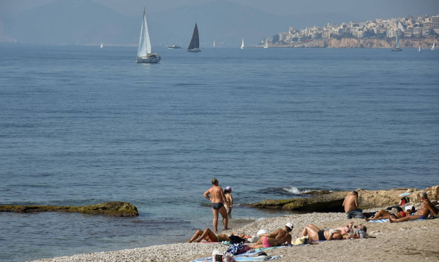 Καιρός: Δεν λέει να χειμωνιάσει - Δείτε τι θα γίνει τη Δευτέρα (21/10)