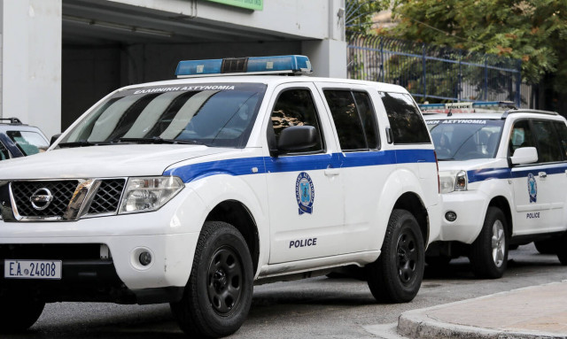 Θρίλερ με πτώμα σε κατασχεμένο πλοίο στα Νέα Μουδανιά