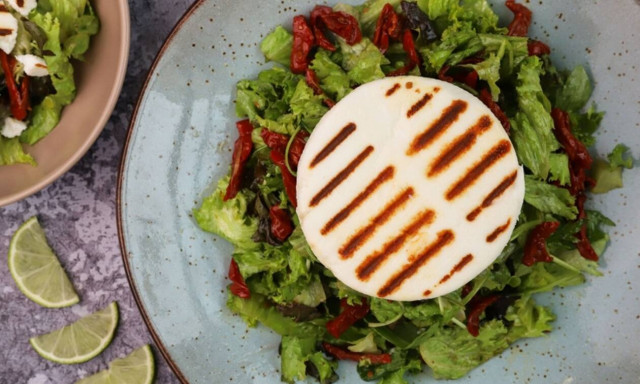 Η συνταγή της ημέρας: Σαλάτα με μανούρι