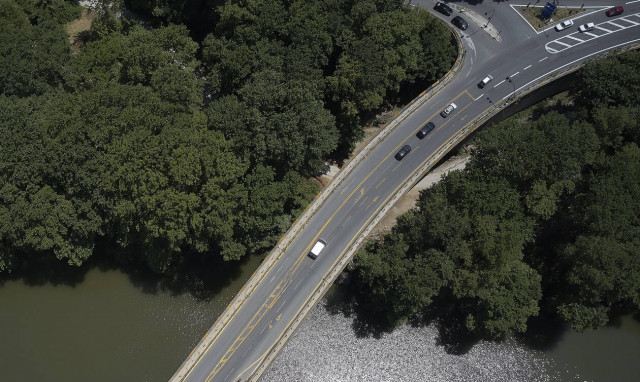 Λάρισα: Κλείνει για 8 μήνες η γέφυρα του Πηνειού στα Τέμπη