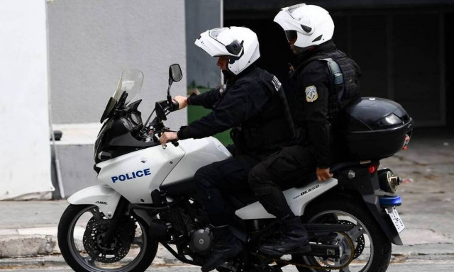 «Λαβράκι» από την ομάδα ΔΙ.ΑΣ.: Καταδίωξη στη Μεταμόρφωση και σύλληψη εμπόρου ναρκωτικών 