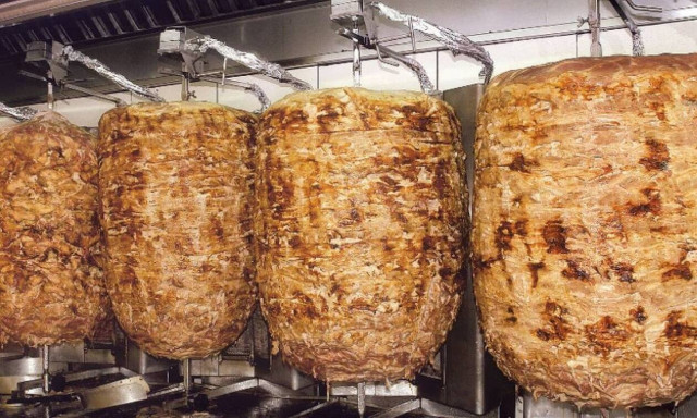 Υγειονομική «βόμβα»: Κατασχέθηκαν 250 κιλά γύρου κοτόπουλου λόγω σαλμονέλας