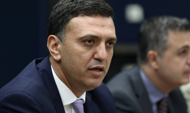 Novartis: Δέσμευση στον Βασίλη Κικίλια για επίσπευση της διαδικασίας για τον Παναγιώτη-Ραφαήλ 