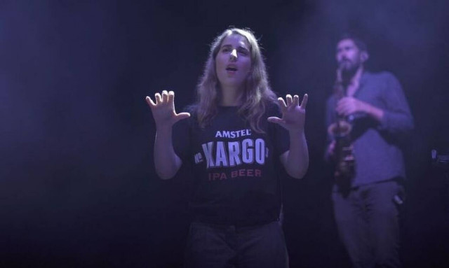 Όταν η Νοηματική Γλώσσα κάνει την εμφάνισή της σε ένα από τα μεγαλύτερα μουσικά φεστιβάλ