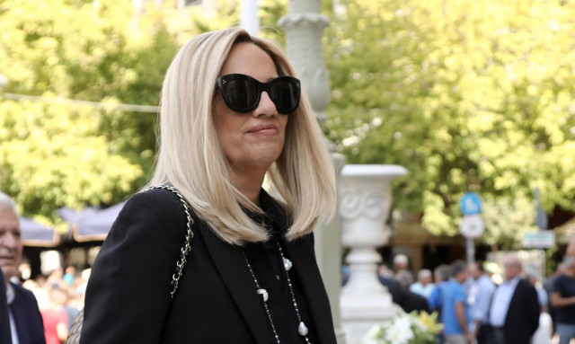 Η Φώφη Γεννηματά αποχαιρετά τον Μάρκο Μουζάκη