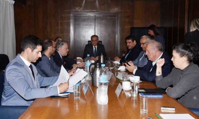 Ψήφος Ελλήνων εξωτερικού: Συναίνεση με αστερίσκους – Χάθηκε η επιστολική