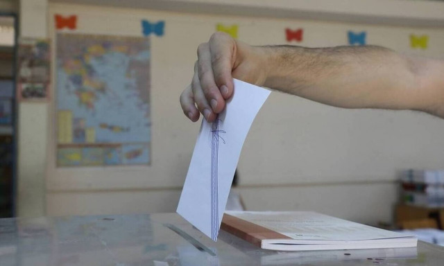 Νέα δημοσκόπηση: Δείτε ποιος προηγείται - Τι λένε για την κυβέρνηση Μητσοτάκη