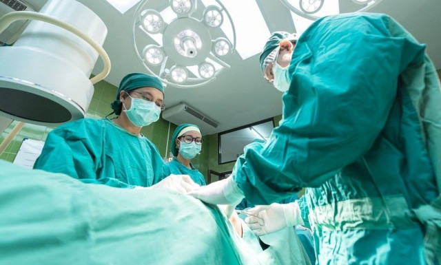 Ασύλληπτο: Αυτός είναι ο πρώτος Αφροαμερικανός που έκανε μεταμόσχευση προσώπου (pic)