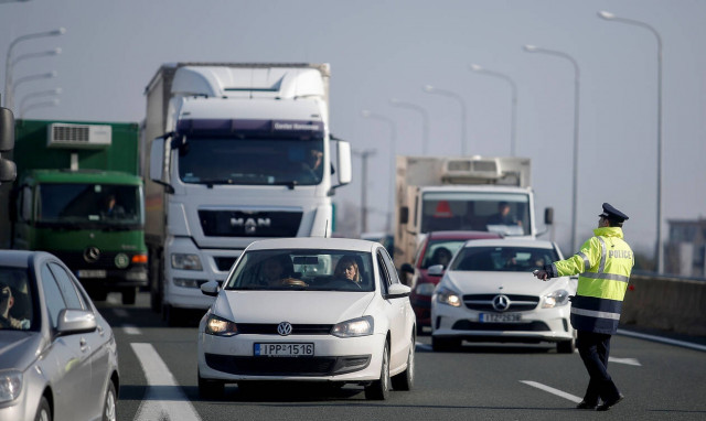 28η Οκτωβρίου: Απαγόρευση από σήμερα της κυκλοφορίας φορτηγών στις εθνικές οδούς