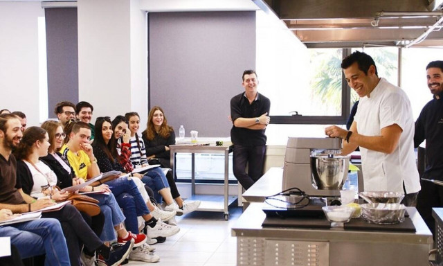 Τι έκαναν Άκης Πετρετζίκης και Νικόλας Στράγγας στη Λάρισα;