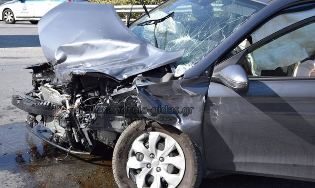 Τραγωδία στα Γιαννιτσά: Νεκρή γυναίκα μετά από τροχαίο - Σοκαριστικές εικόνες