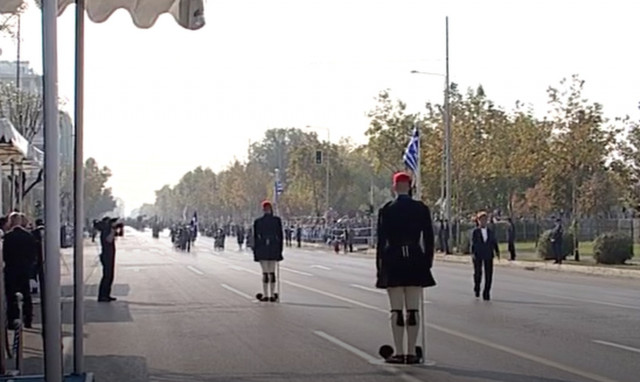 28η Οκτωβρίου: Ο τσολιάς της παρέλασης που «γκρέμισε» το Διαδίκτυο (pics)