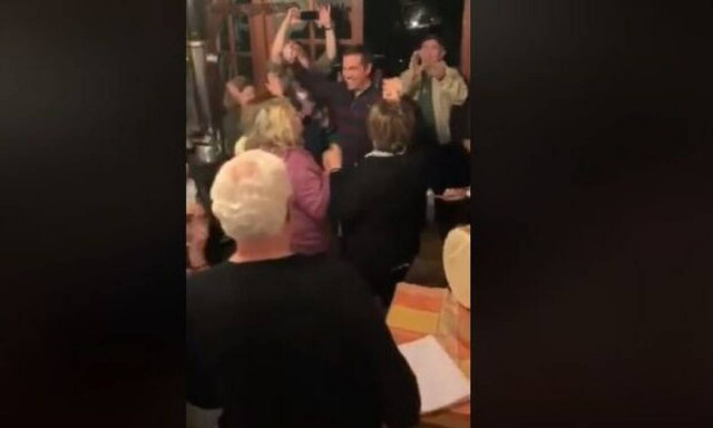 Ο χορός του Αλέξη Τσίπρα στη Βλαχέρνα Αρκαδίας