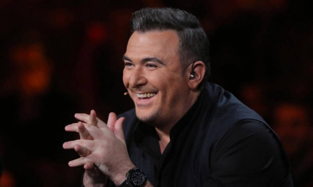 Ρέμος - Βανδή: Το ζεϊμπέκικο του Ρέμου στη σκηνή και η αφιέρωση της Δέσποινας στον Καρρά