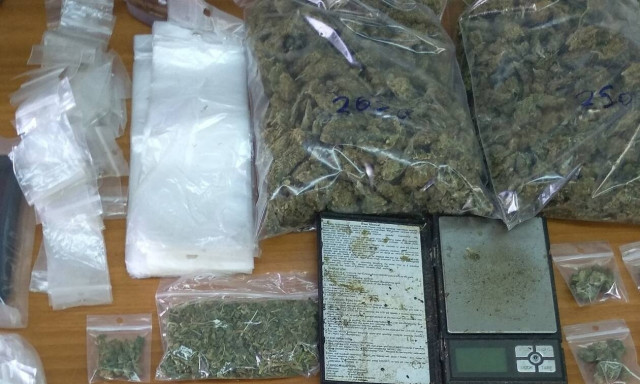 «Άφωνοι» οι λιμενικοί όταν άνοιξαν το κιβώτιο – Τι έκρυβαν μέσα στον πουρέ μπανάνας;