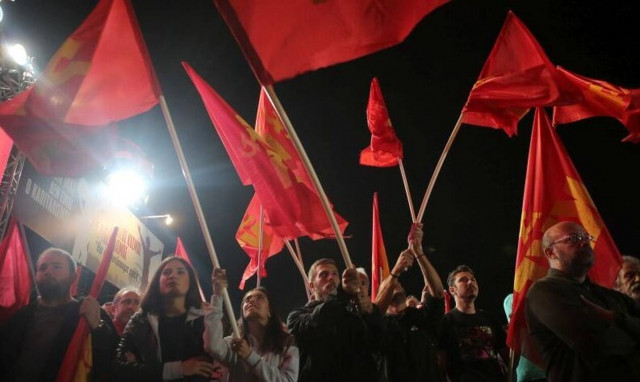 Θρίλερ στο Γέρακα: Επίθεση με μαχαίρι σε μέλος της ΚΝΕ