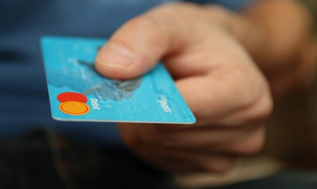 Αποδείξεις: Οι «παγίδες» φόρου και ποιοι είναι οι μεγάλοι χαμένοι 