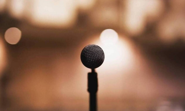 Ανείπωτη θλίψη: Πέθανε η δίχρονη κόρη διάσημου τραγουδιστή