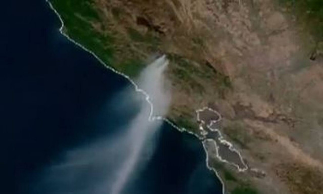 Συγκλονίζουν οι εικόνες: Πώς φαίνονται από το Διάστημα οι καταστροφικές φωτιές στην Καλιφόρνια (vid)