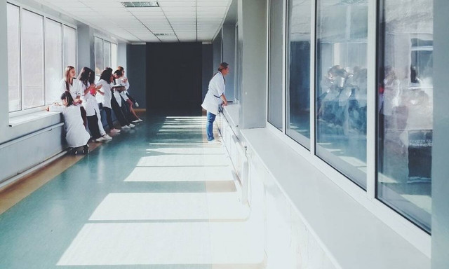 Ηράκλειο: «Ξύπνησε» η 5χρονη που τραυματίστηκε σοβαρά σε θανατηφόρο τροχαίο