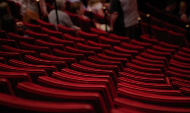 Το τερμάτισε: Πασίγνωστη ηθοποιός φωτογραφίζεται με εσώρουχα στα… 62 της (pics)