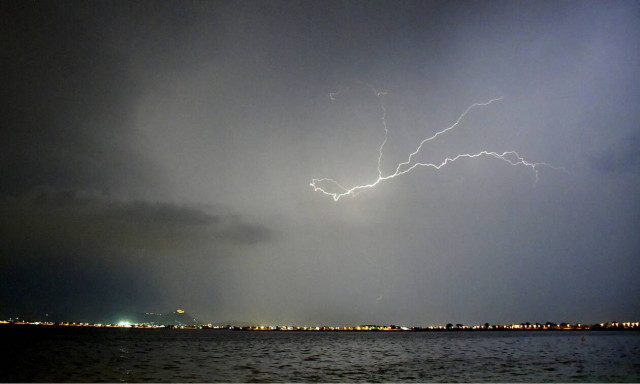 Καιρός: Η εξέλιξη της κακοκαιρίας τις επόμενες ώρες - Πού θα σημειωθούν καταιγίδες την Παρασκευή