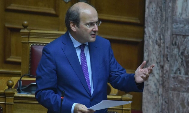 Χατζηδάκης: Μονιμότητα τέλος για τους νέους εργαζόμενους στη ΔΕΗ