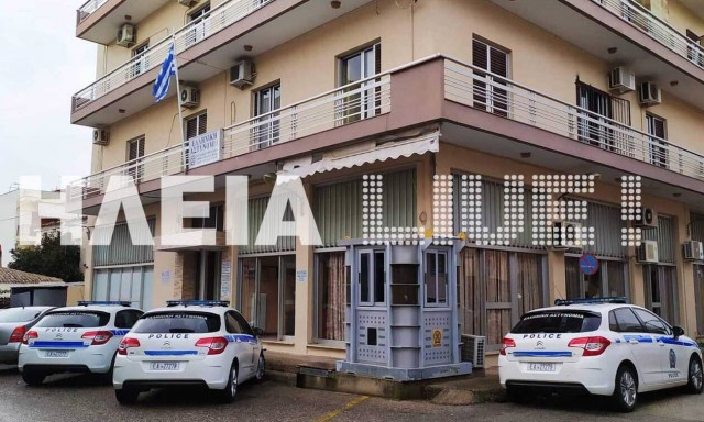 Αμαλιάδα: «Για αυτό μαχαίρωσα τον 15χρονο στο σχολείο» - Παραδόθηκε με τον πατέρα του ο 16χρονος