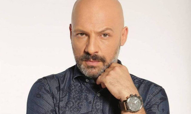 Σοκ για τον Νίκο Μουτσινά στον «αέρα» - Του έστειλαν απειλητικό μήνυμα, «πάγωσαν» όλοι στο πλατό