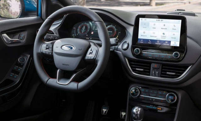 Πόσο μεγάλες θα γίνουν στο (άμεσο) μέλλον οι οθόνες στα αυτοκίνητα;