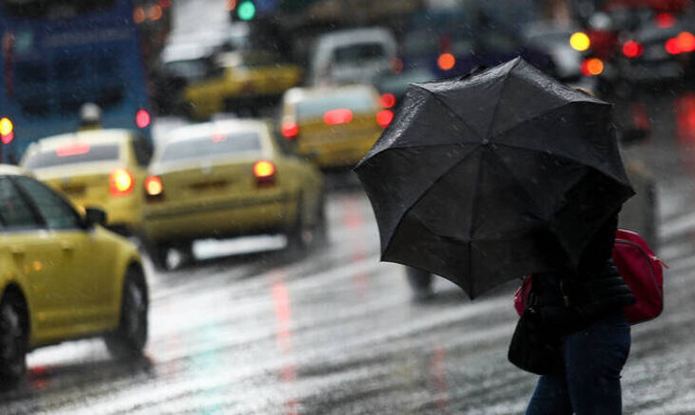 Καιρός - Έκτακτο δελτίο ΕΜΥ: Αυτές τις περιοχές θα «χτυπήσει» η κακοκαιρία τις επόμενες ώρες 