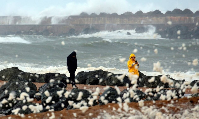 Σαρώνει τη Γαλλία η καταιγίδα «Αμελί»: Πλημμύρες και διακοπές ρεύματος (pics+vid)