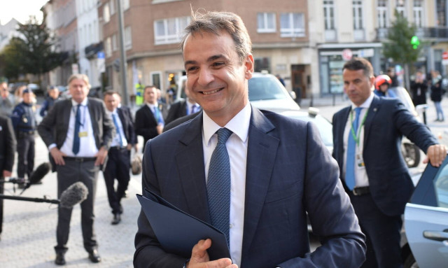 PM Mitsotakis meets Shanghai Party Secretary Li Qiang during visit to China