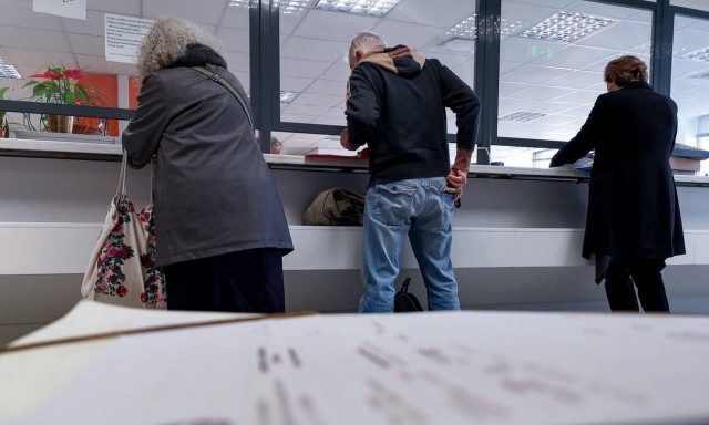 Έρχονται 63.000 προσλήψεις στο Δημόσιο µε διαδικασίες fast track