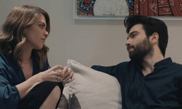 8 λέξεις: Το τηλεφώνημα που θα φέρει αναστάτωση