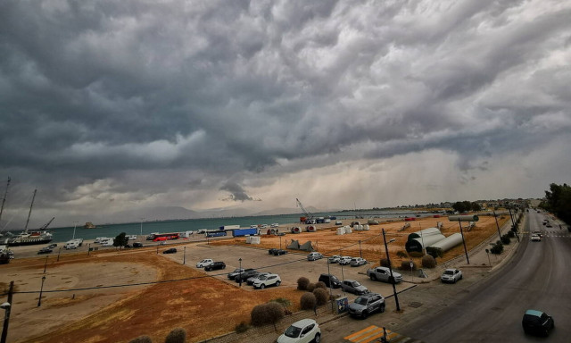 Καιρός τώρα: Με νοτιάδες και άνοδο της θερμοκρασίας η Τρίτη - Πού και πότε θα βρέξει (pics)