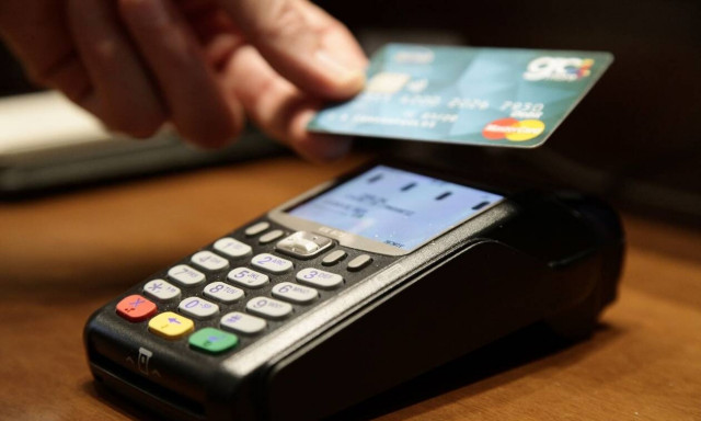 Ηλεκτρονικές δαπάνες και αφορολόγητο: Φορολογούμενοι δυο ταχυτήτων και golden boys 