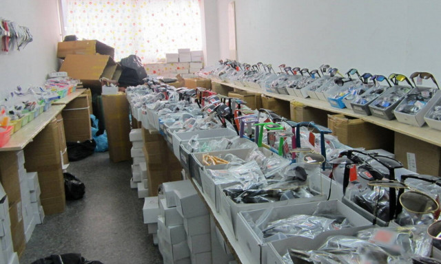 Αττική: Με εντατικούς ρυθμούς συνεχίζονται οι έρευνες για το παραεμπόριο